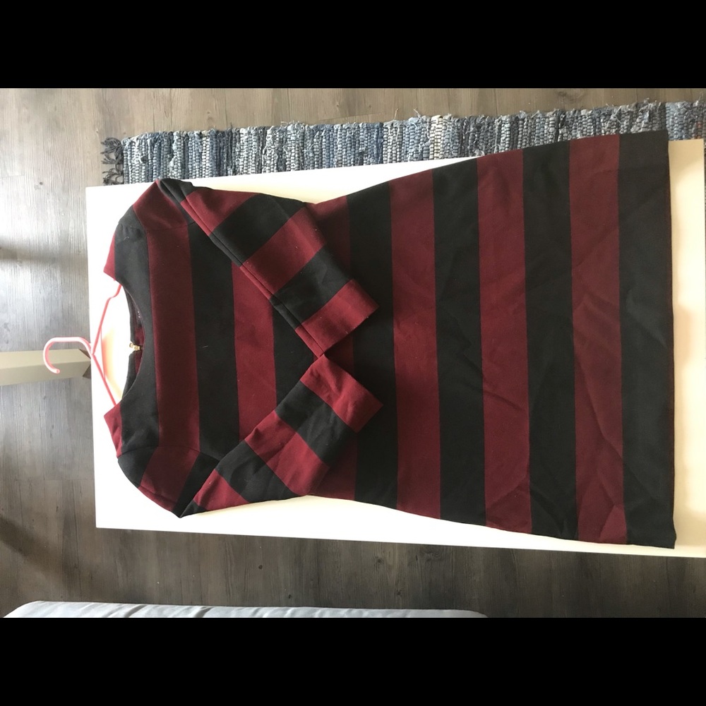 Zara Dresses 2 - Medium. Perfect for work/outings!